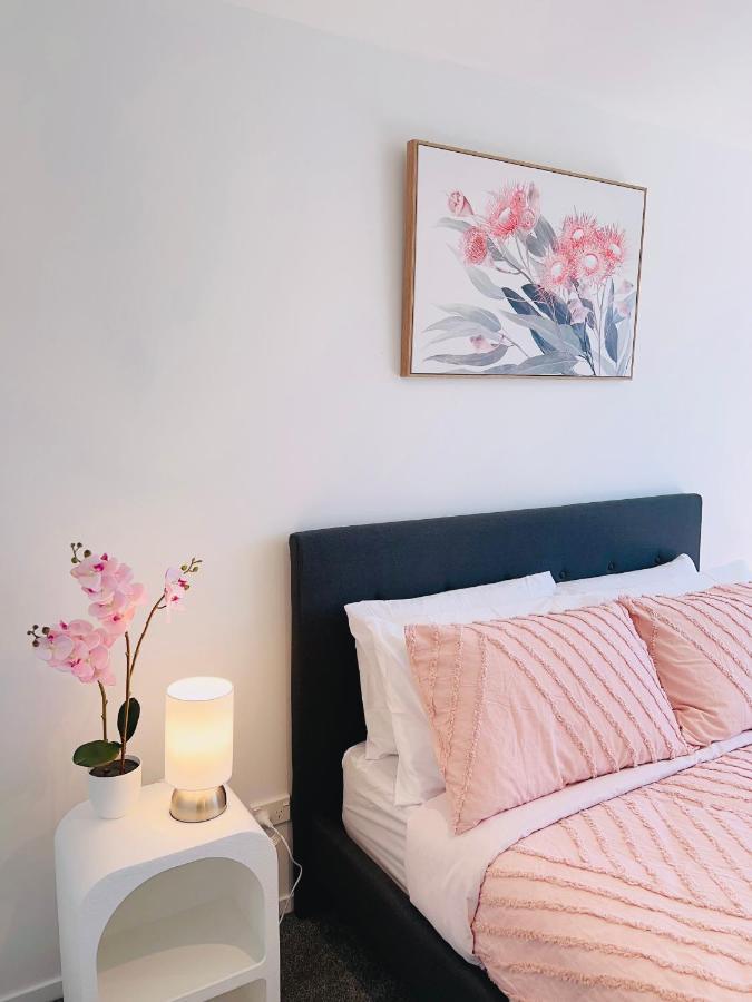 Walking Distance To Riverside Market & Hospital Christchurch Esterno foto